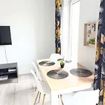 D2 Apartment *